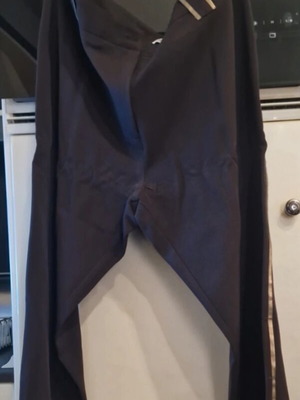 Women's 3/4 Plus Size Pants like new, black and gold, XXL