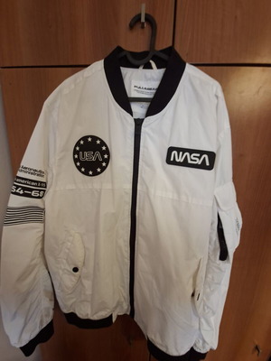 Pull & Bear lightweight jacket white, like new, size M