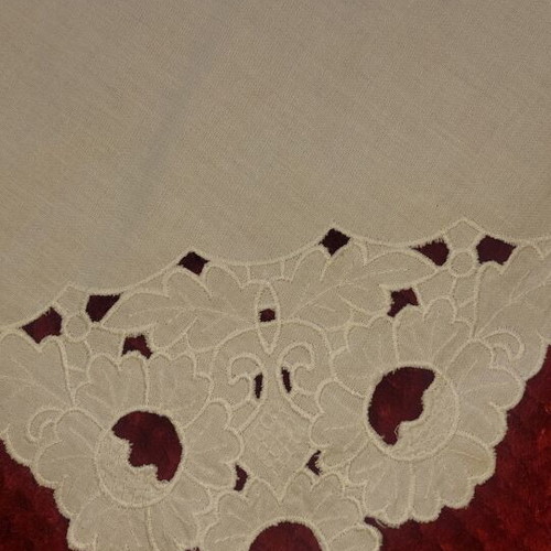 Cutwork handmade napkins set of 6 like new, 27x29 cm