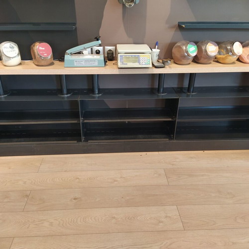 Metal shelf like new with 4cm wooden top