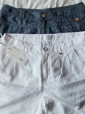 Πακέτο 2 σορτς M/L, λευκό Gas και μπλε Mantanay, καινούργιο και μεταχειρισμένο