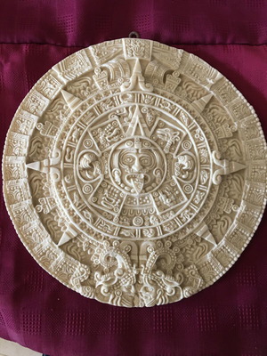 Aztec Sun Stone calendar like new, Piedra del Sol