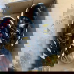 Πωλούνται παπούτσια adidas