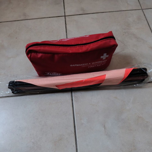 Certified First Aid Kit DIN13164 and Warning Triangle like new