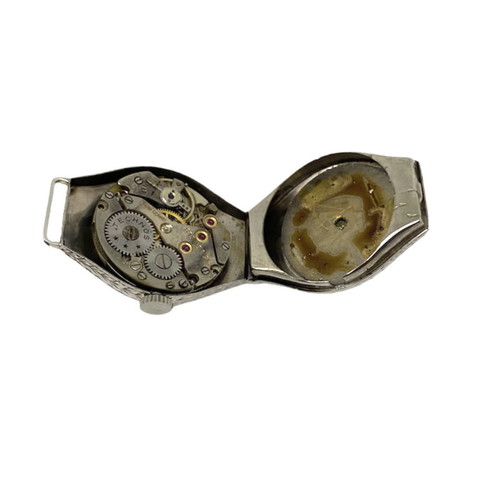 Technos vintage 18k mechanical watch with handmade engraving