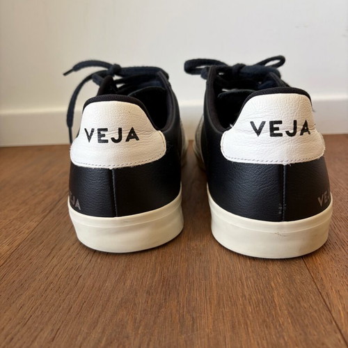Veja men's leather sneakers used, black, size 44