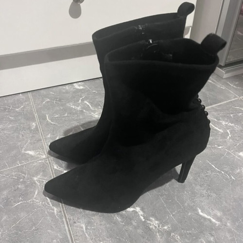Migato Suede Ankle Boots like new, size 39, black