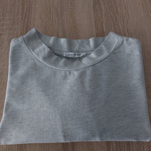 Zara Trafaluc T-shirt Small oversized like new, light gray
