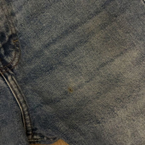 Zara jeans size 40 with small decorative tear
