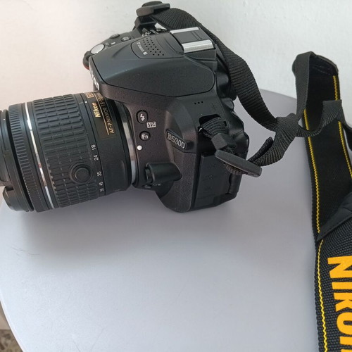 Nikon D5300 DSLR like new with 18-55mm lens