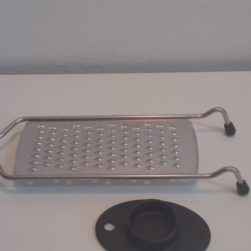 RÖSLE grater like new with wire handle and food residue holder