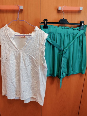 White Kipour blouse and green viscose shorts set, like new