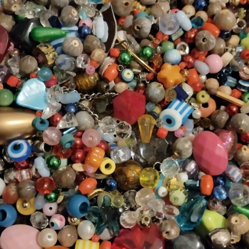Various beads like new 200gr for crafts or jewelry