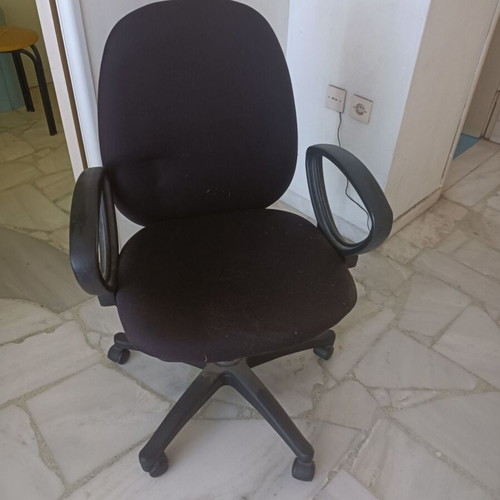 Office chair with armrests, black fabric, adjustable height