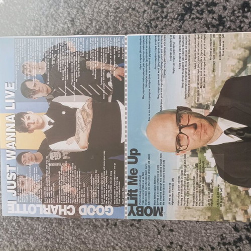 Afisorama used with 4 double-sided pages of lyrics