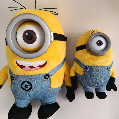 Minions Universal Studios plush set of 2 like new