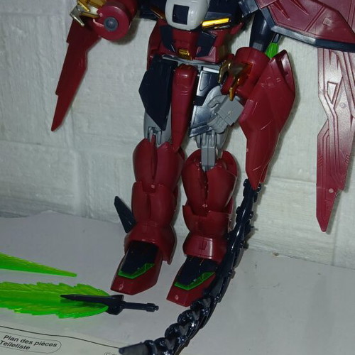 Bandai Gundam Epyon 1995 figure used, missing one hand
