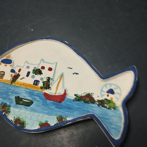 Decorative fish plate used