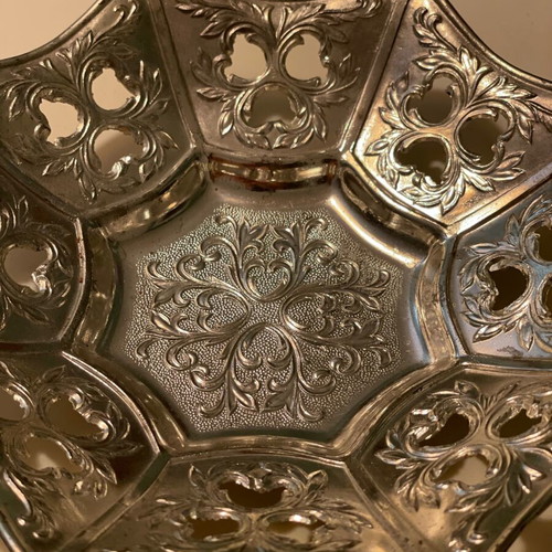 Decorative silver-plated dish like new, diameter 18cm