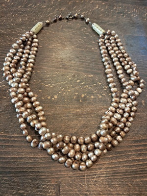 Necklace with 4 strands of genuine pearls like new, length 57cm