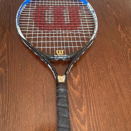 Wilson tennis racket like new in very good condition