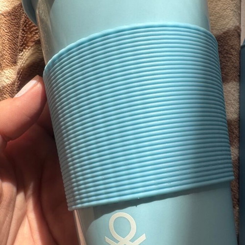 Blue travel mug United Colors of Benetton new with silicone grip