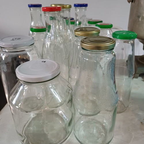 Glass jars set of 20 like new with lids for sauces and crafts