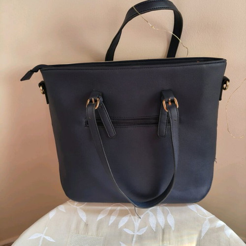 Tricolor shoulder bag like new with gold details