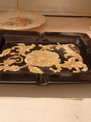 Ceramic ashtray large like new