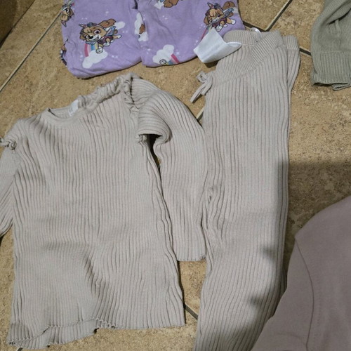 Zara and H&M girls' clothing pack like new