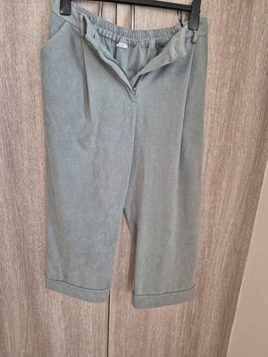 Helmi trouser size L loose fit baggy pistachio color button missing