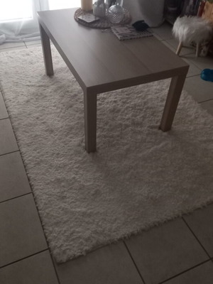 Coffee table like new with lower shelf