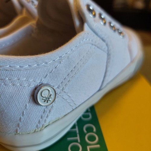 Benetton children's sneakers size 25, white