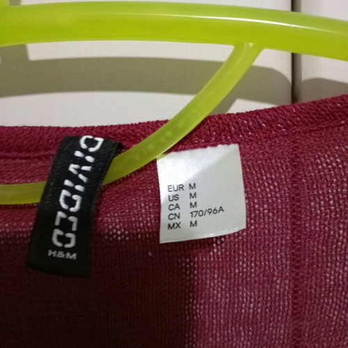 Thin cardigan like new, red, buttonless
