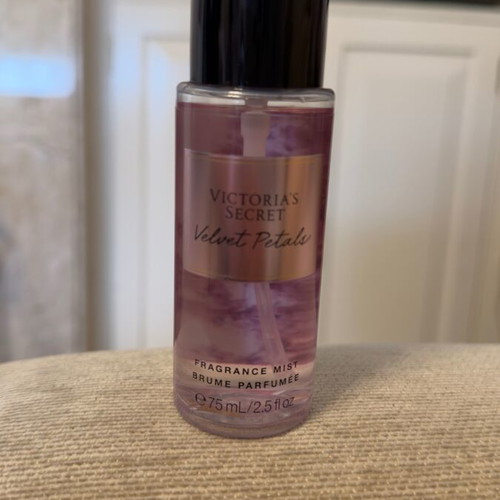 Victoria's Secret Velvet Petals Fragrance Mist new 75 ml