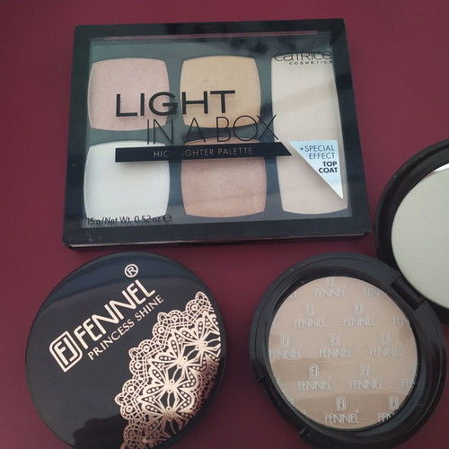 Cosmetic palette highlighters catrice, Famous powders