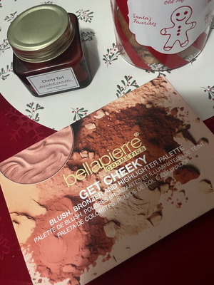 Bellapierre Cosmetics Get Cheeky παλέτα ρουζ, bronzer και highlighter καινούργια