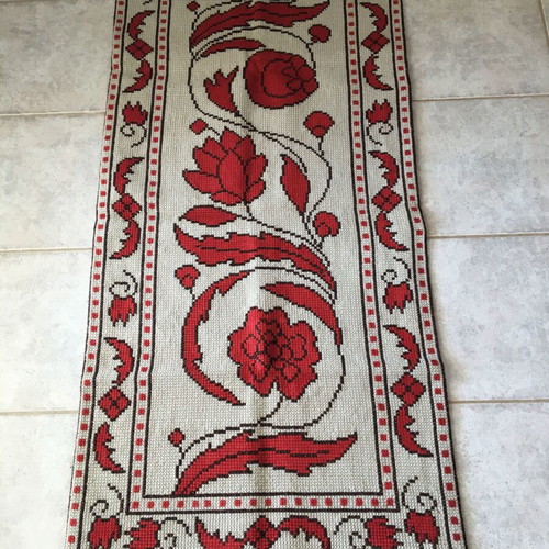 Embroidered rug new, wool thread, size 64x132 cm