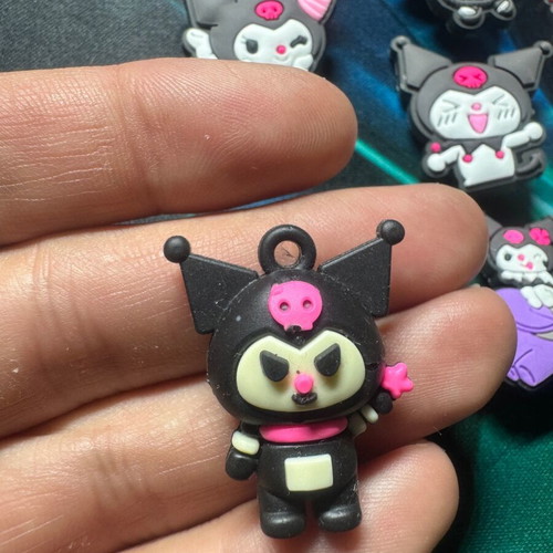 Kuromi charms like new, pack of 7 plus 1 for necklace