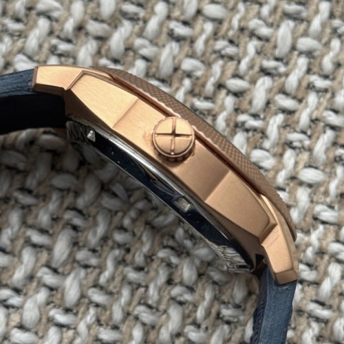 Fossil Machine Twist ME1158 watch like new with blue leather strap