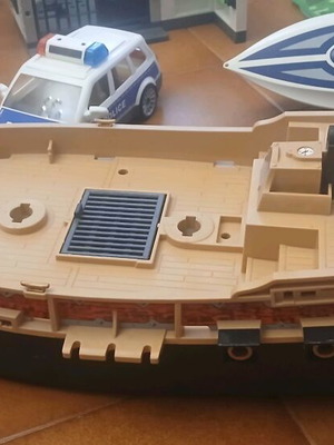 Playmobil колекция употребявана с 90 фигури и над 50 аксесоара