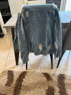 Denim jacket new, size medium, blue