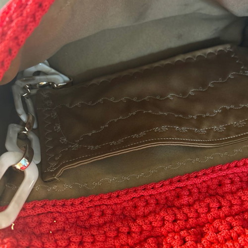 Handmade red knitted shoulder bag with mother-of-pearl chain and lining new