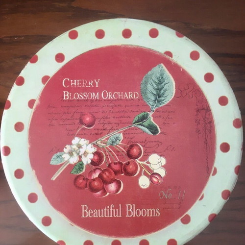 Trimar cherry box like new, wooden vintage style 19cm