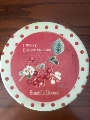 Trimar cherry box like new, wooden vintage style 19cm