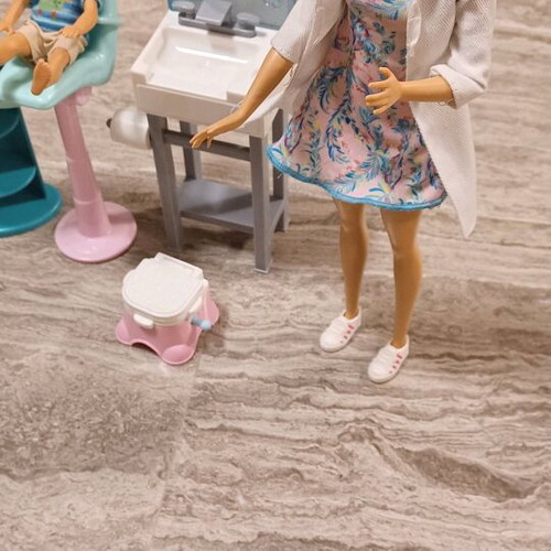 Barbie dentist and vanity set used