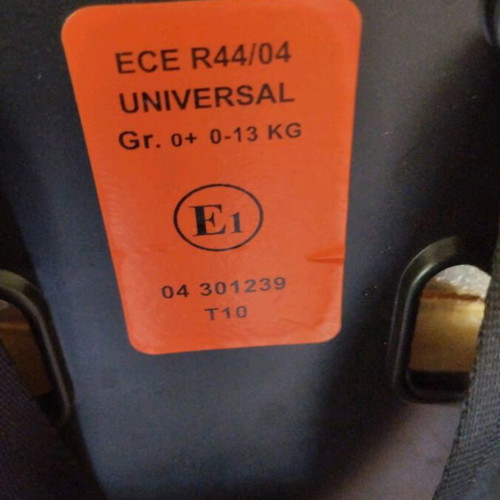 Kiddo baby car seat egg used, beige