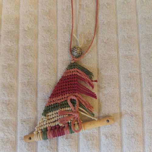 Macrame necklace with wood new, pink and green colors