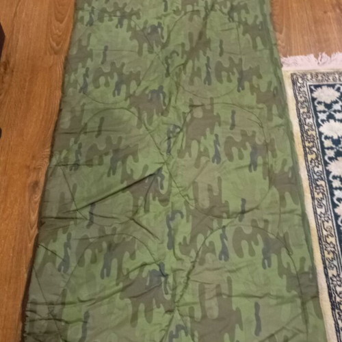 Military sleeping bag new, Woodland camouflage, envelope type with carrying sack