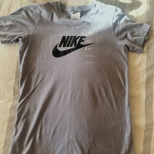 Nike T-shirt kids size 146 cm, like new, grey